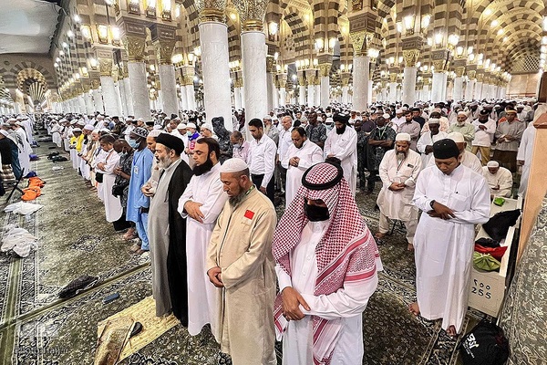 
حضور سرپرست حجاج ایرانی در مسجد النبی
