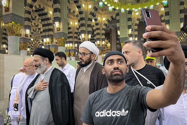
حضور سرپرست حجاج ایرانی در مسجد النبی

