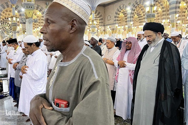 
حضور سرپرست حجاج ایرانی در مسجد النبی

