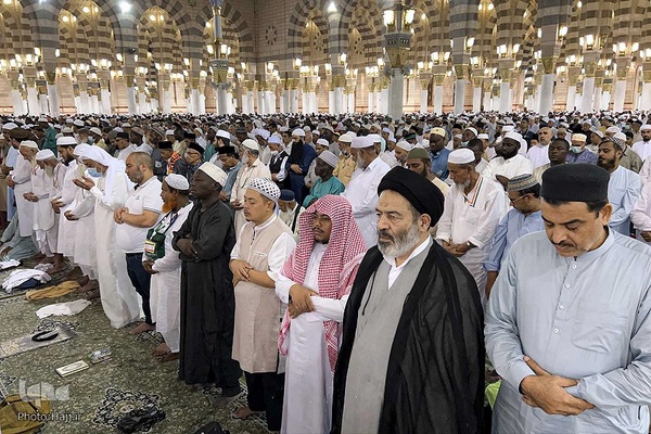 
حضور سرپرست حجاج ایرانی در مسجد النبی
