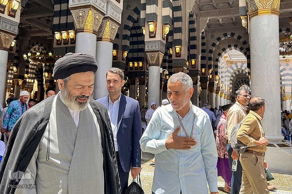 
حضور سرپرست حجاج ایرانی در مسجد النبی
