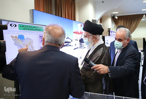 بازدید از نمایشگاه دستاوردهای صنعت هسته‌ای کشور