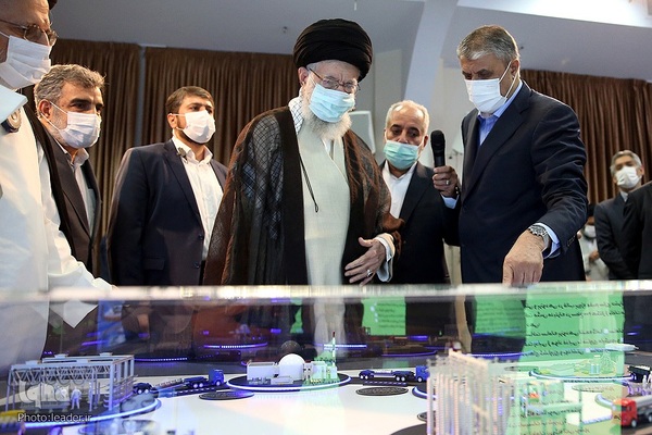 بازدید از نمایشگاه دستاوردهای صنعت هسته‌ای کشور