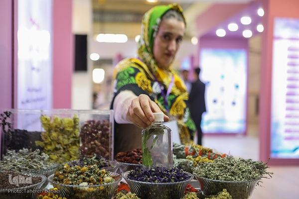 افتتاح نمایشگاه فناوری‌ها و محصولات محرومیت‌زدا «‌آبادیران»