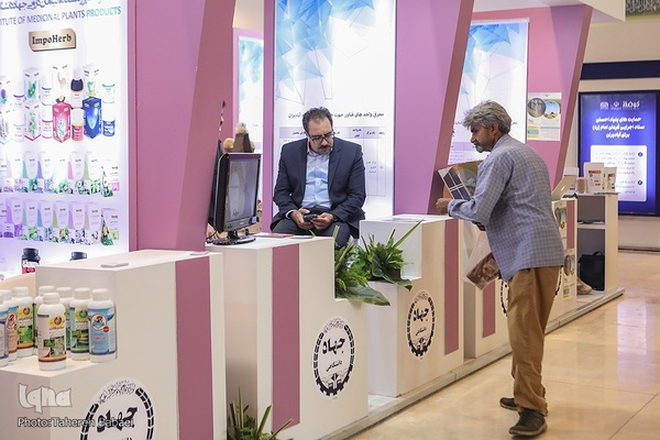 افتتاح نمایشگاه فناوری‌ها و محصولات محرومیت‌زدا «‌آبادیران»