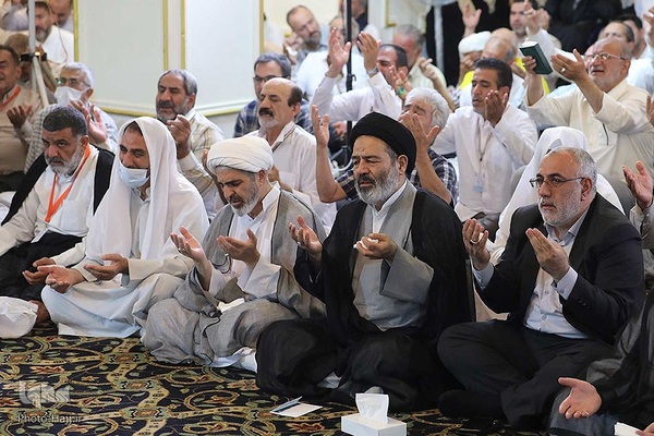 مراسم دعای کمیل زائران ایرانی در مدینه منوره