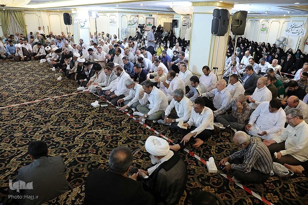 مراسم دعای کمیل زائران ایرانی در مدینه منوره