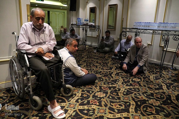 مراسم دعای کمیل زائران ایرانی در مدینه منوره