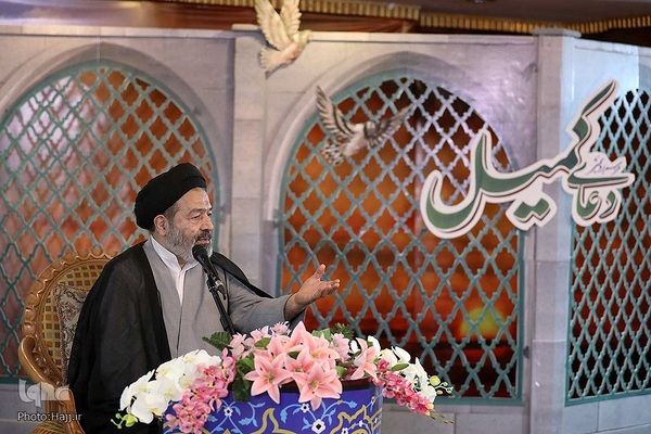 مراسم دعای کمیل زائران ایرانی در مدینه منوره