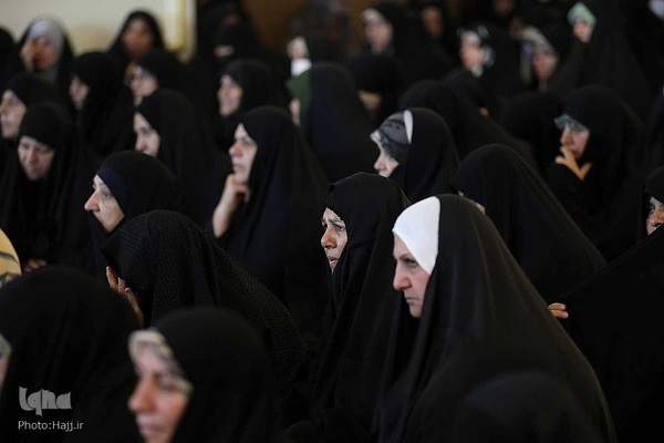 مراسم دعای کمیل زائران ایرانی در مدینه منوره