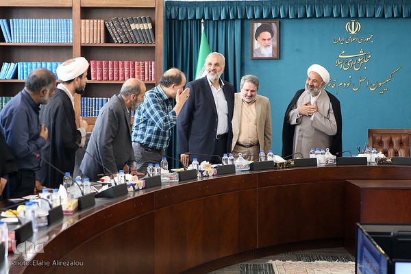 نشست فراکسیون قرآن مجلس با جمعی از پیشکسوتان و فعالان قرآنی