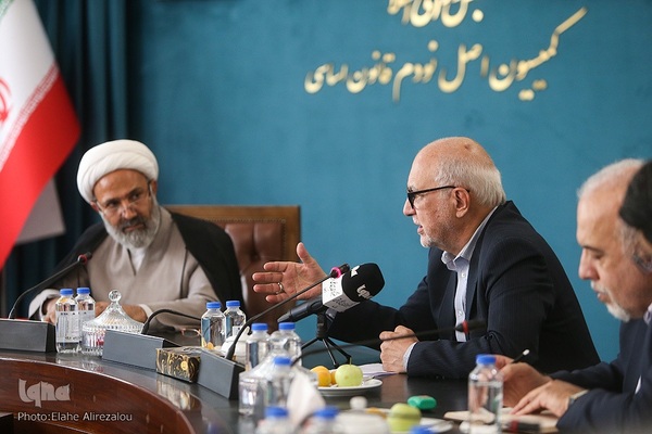 نشست فراکسیون قرآن مجلس با جمعی از پیشکسوتان و فعالان قرآنی