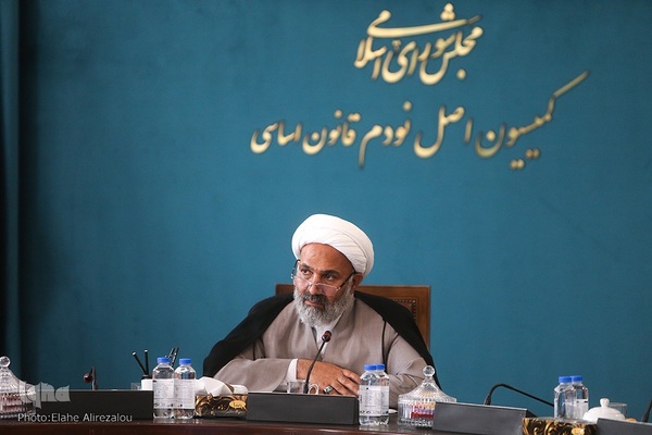 نشست فراکسیون قرآن مجلس با جمعی از پیشکسوتان و فعالان قرآنی