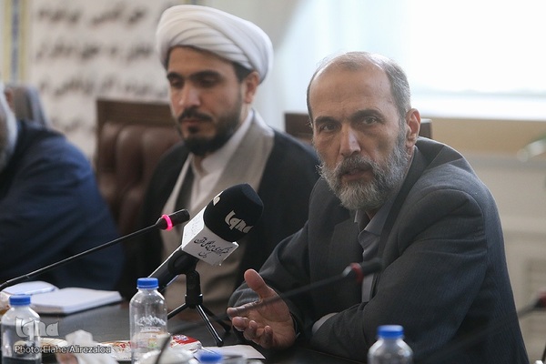 نشست فراکسیون قرآن مجلس با جمعی از پیشکسوتان و فعالان قرآنی