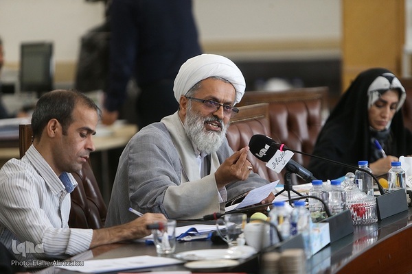 نشست فراکسیون قرآن مجلس با جمعی از پیشکسوتان و فعالان قرآنی