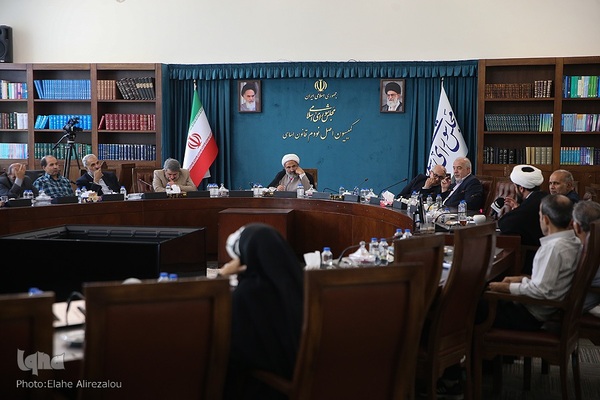 نشست فراکسیون قرآن مجلس با جمعی از پیشکسوتان و فعالان قرآنی