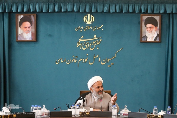 نشست فراکسیون قرآن مجلس با جمعی از پیشکسوتان و فعالان قرآنی