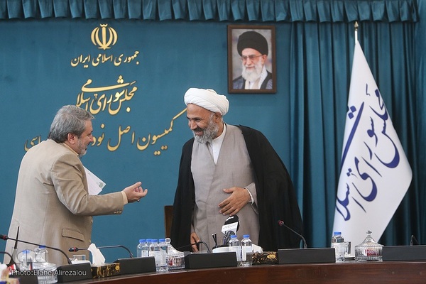 نشست فراکسیون قرآن مجلس با جمعی از پیشکسوتان و فعالان قرآنی