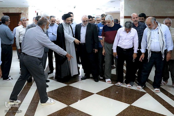 دیدار صمیمی سرپرست حجاج ایرانی با زائران کشورمان در مکه مکرمه