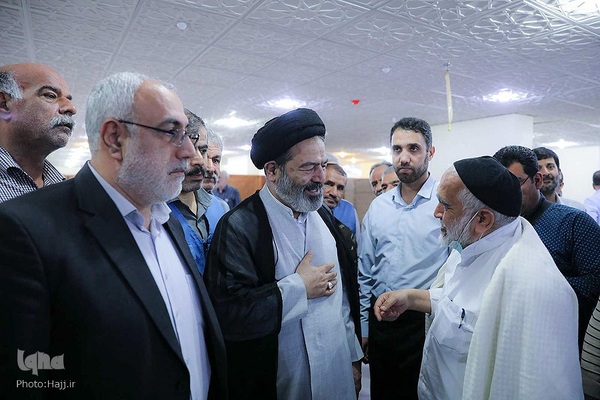 دیدار صمیمی سرپرست حجاج ایرانی با زائران کشورمان در مکه مکرمه