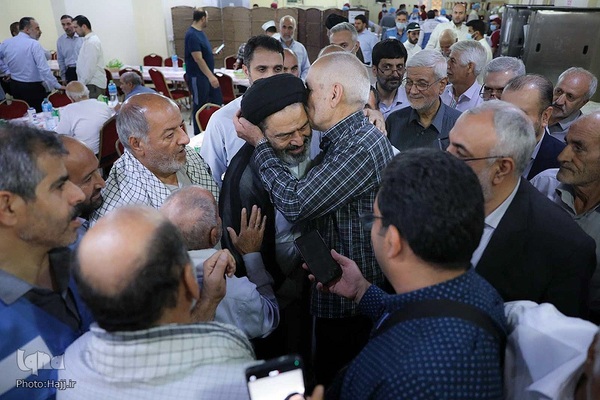 دیدار صمیمی سرپرست حجاج ایرانی با زائران کشورمان در مکه مکرمه