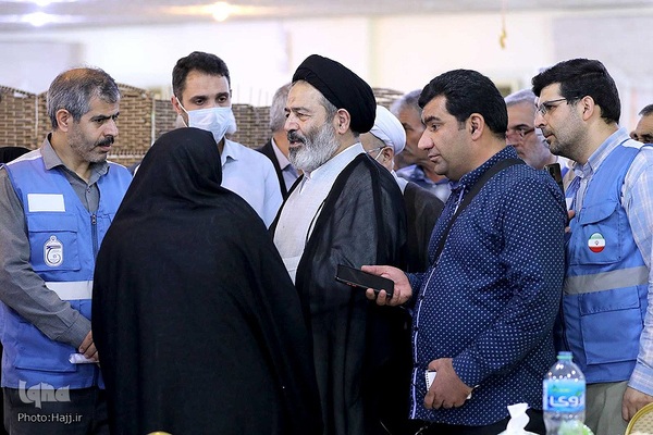 دیدار صمیمی سرپرست حجاج ایرانی با زائران کشورمان در مکه مکرمه