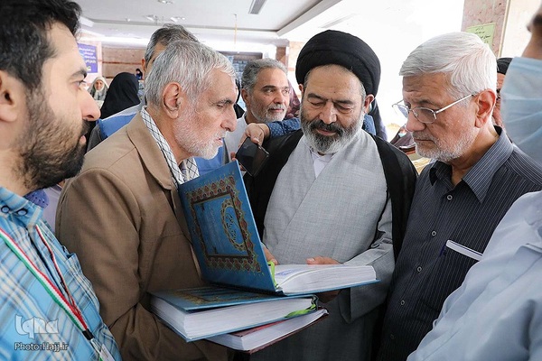 دیدار صمیمی سرپرست حجاج ایرانی با زائران کشورمان در مکه مکرمه