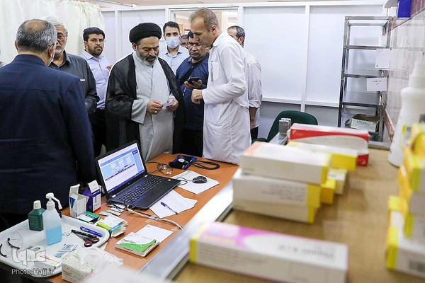 دیدار صمیمی سرپرست حجاج ایرانی با زائران کشورمان در مکه مکرمه