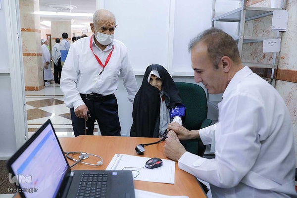 دیدار صمیمی سرپرست حجاج ایرانی با زائران کشورمان در مکه مکرمه