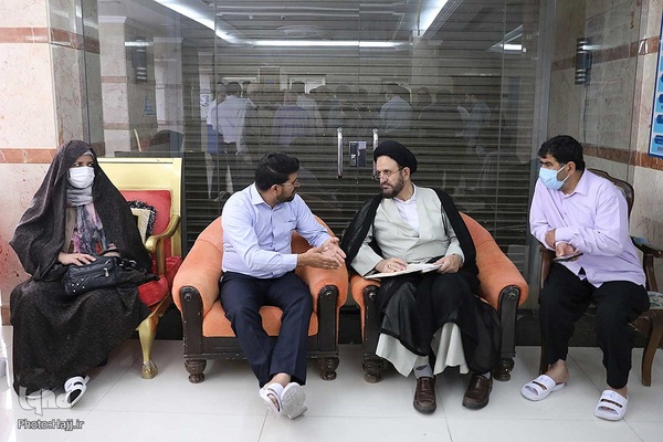 دیدار صمیمی سرپرست حجاج ایرانی با زائران کشورمان در مکه مکرمه