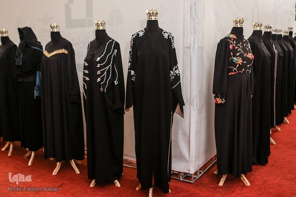 افتتاح رویداد برکت دیدار با نمایش ۳۰۰ لباس محرمی