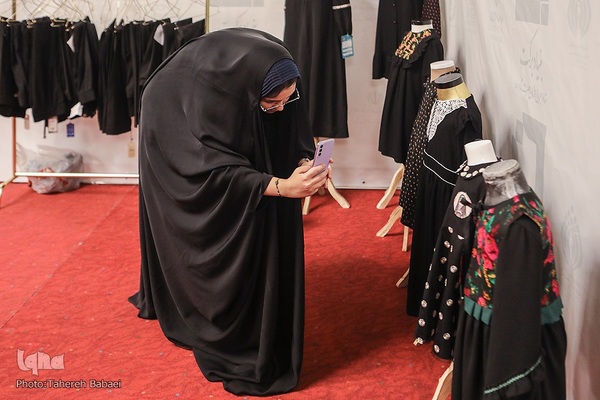 افتتاح رویداد برکت دیدار با نمایش ۳۰۰ لباس محرمی