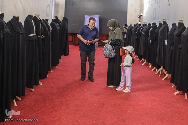 افتتاح رویداد برکت دیدار با نمایش ۳۰۰ لباس محرمی