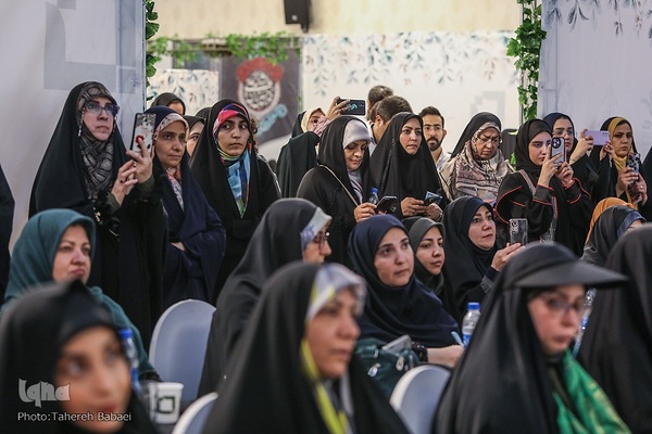 افتتاح رویداد برکت دیدار با نمایش ۳۰۰ لباس محرمی