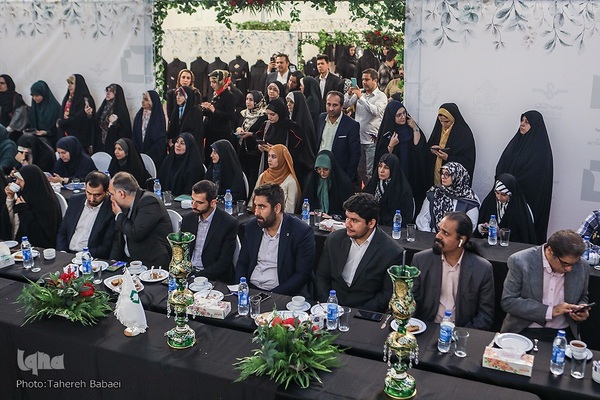 افتتاح رویداد برکت دیدار با نمایش ۳۰۰ لباس محرمی
