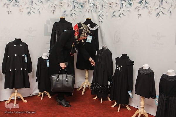 افتتاح رویداد برکت دیدار با نمایش ۳۰۰ لباس محرمی