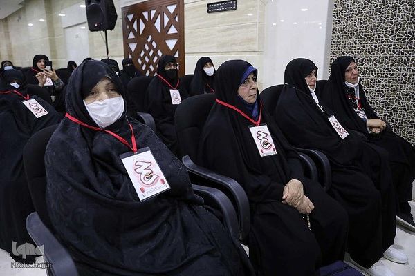 مراسم تجلیل از خانواده شهدا