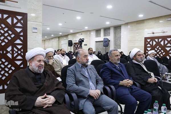 مراسم تجلیل از خانواده شهدا