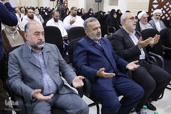 مراسم تجلیل از خانواده شهدا