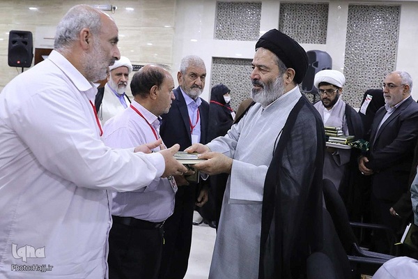 مراسم تجلیل از خانواده شهدا