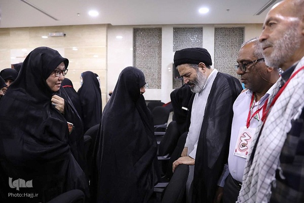 مراسم تجلیل از خانواده شهدا