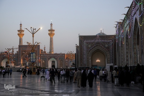 اقامه نماز عید قربان در حرم مطهر رضوی