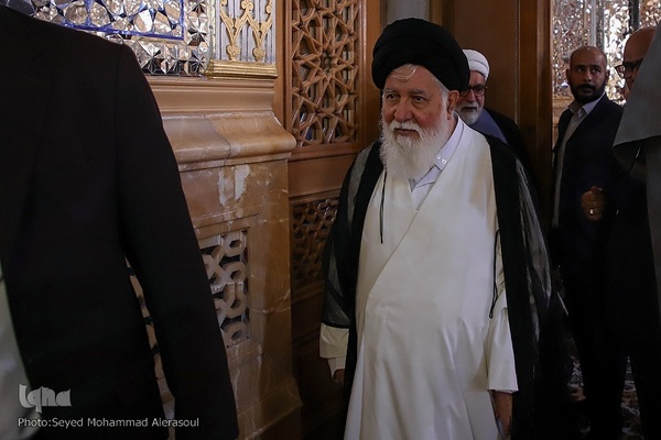 اقامه نماز عید قربان در حرم مطهر رضوی