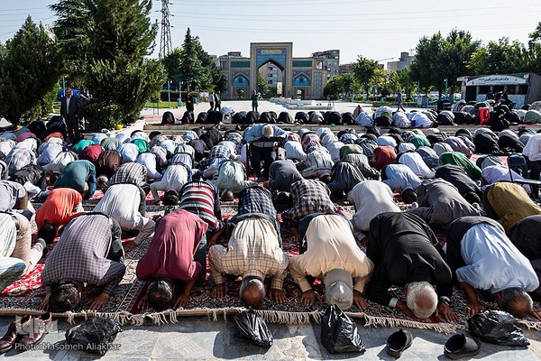 نماز عید قربان در امام‌زاده طاهر کرج