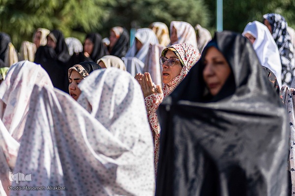 نماز عید قربان در امام‌زاده طاهر کرج