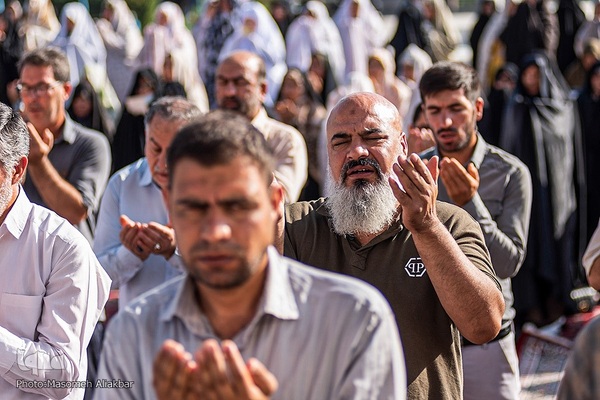 نماز عید قربان در امام‌زاده طاهر کرج