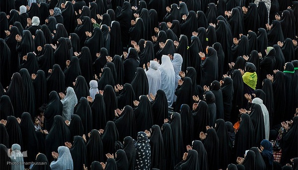 مراسم نماز عید قربان در جوار حرم امام حسین و برادرش عباس (ع)