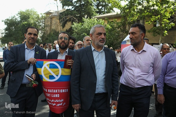 تجمع جامعه قرآنی در پی هتک حرمت به قرآن