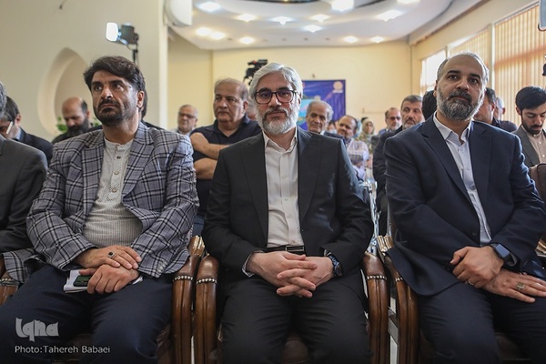 اختتامیه بیست و یکمین دوره جایزه قلم زرین