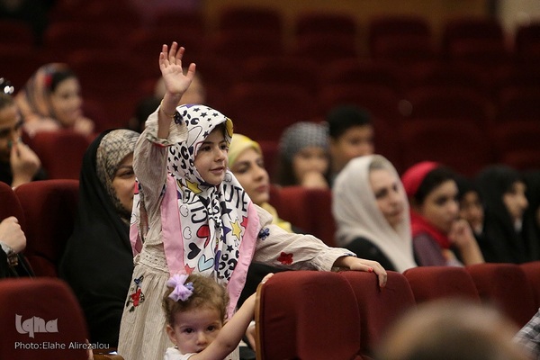 جشن خانوادگی نور امید و ایمان در فرهنگسرای بهمن برگزار شد